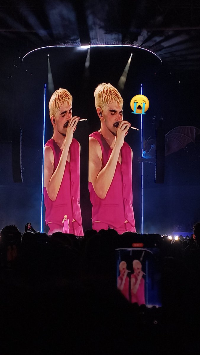 ghkotine's tweet image. 1 ano do meu quarto show do meu bb:( sinto sua falta insanamente jão