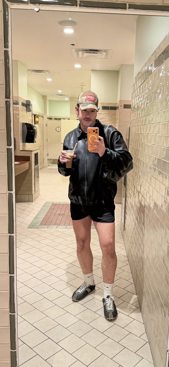 Frociaggine Aguilera tweet media