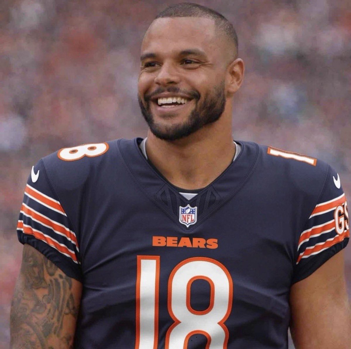 𝑨𝒏𝒕 tweet media