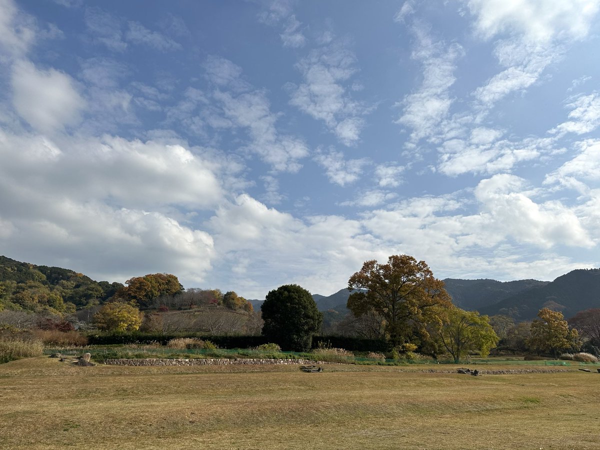 寒波到来 -^-^ *･.° ⭐︎

暖かな週末から一転して明日からは全国的に厳しい寒さになるようです⛄️

みなさん、暖かくしてお過ごしください🧣楽しい一週間になりますように😊