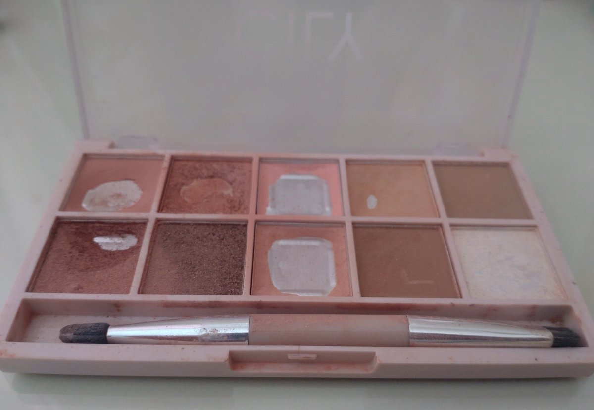 コスメ収集が趣味の私最近使い切りを目指す楽しさに目覚めました！！ 
全てにおいてちょうどいい色味で毎日使ってる😊