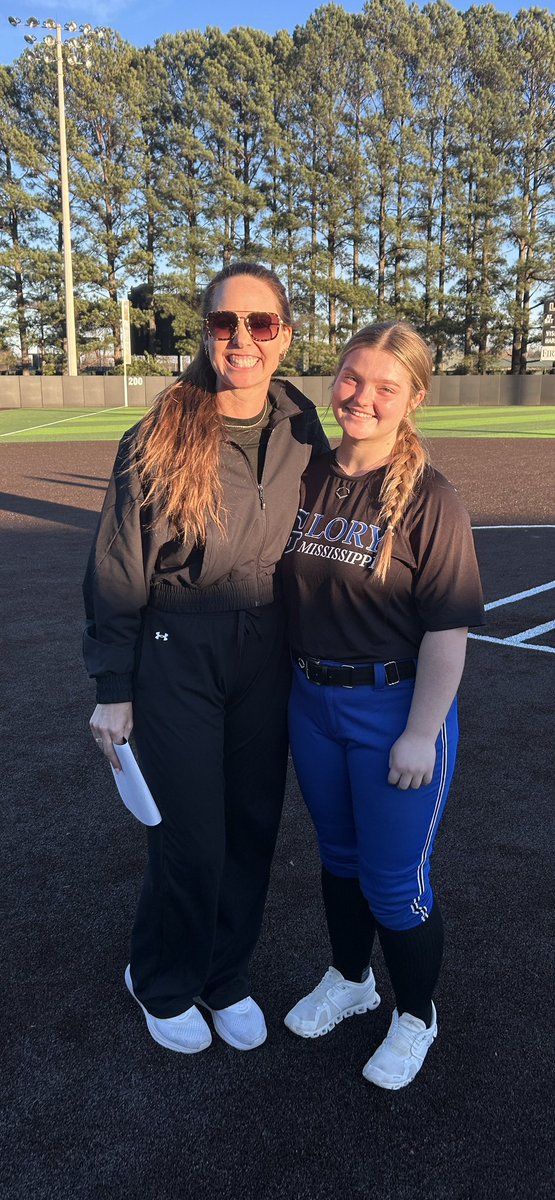 Ellie_Kate2028's tweet photo. I had so much fun at the Harding Softball camp yesterday!! Thank you so much to the coaches for having me! I look forward to many more! @Harding_SB @xtremedemarini https://t.co/bJsOISeBpX