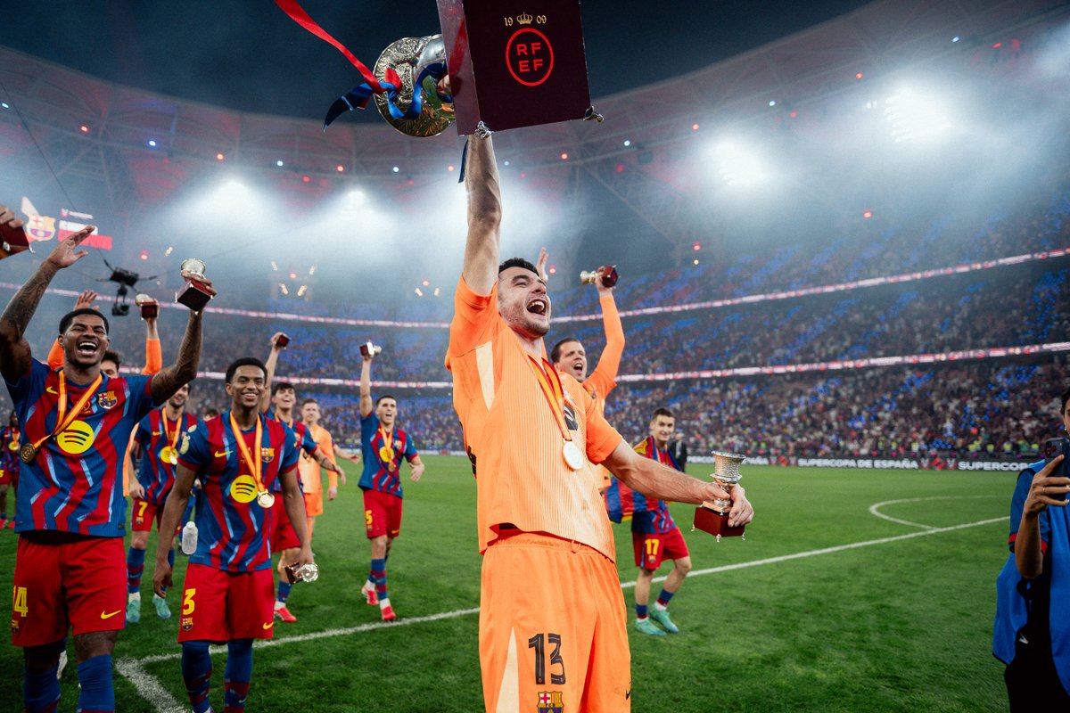 FCBarcelona's tweet image. The entire sequence 📸