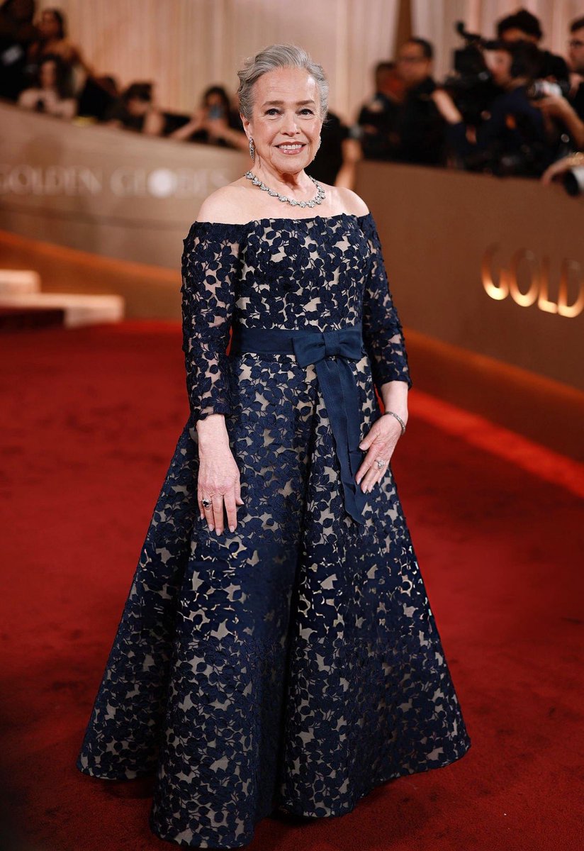 AHSZone's tweet image. Kathy Bates stuns on the red carpet at the 83rd annual Golden Globe Awards in Los Angeles.