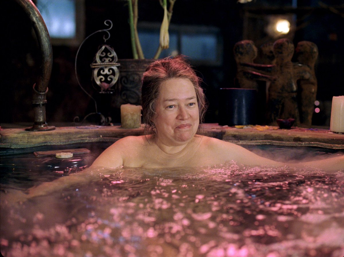 normalstraitguy's tweet image. bring back About Schmidt era weird Kathy Bates