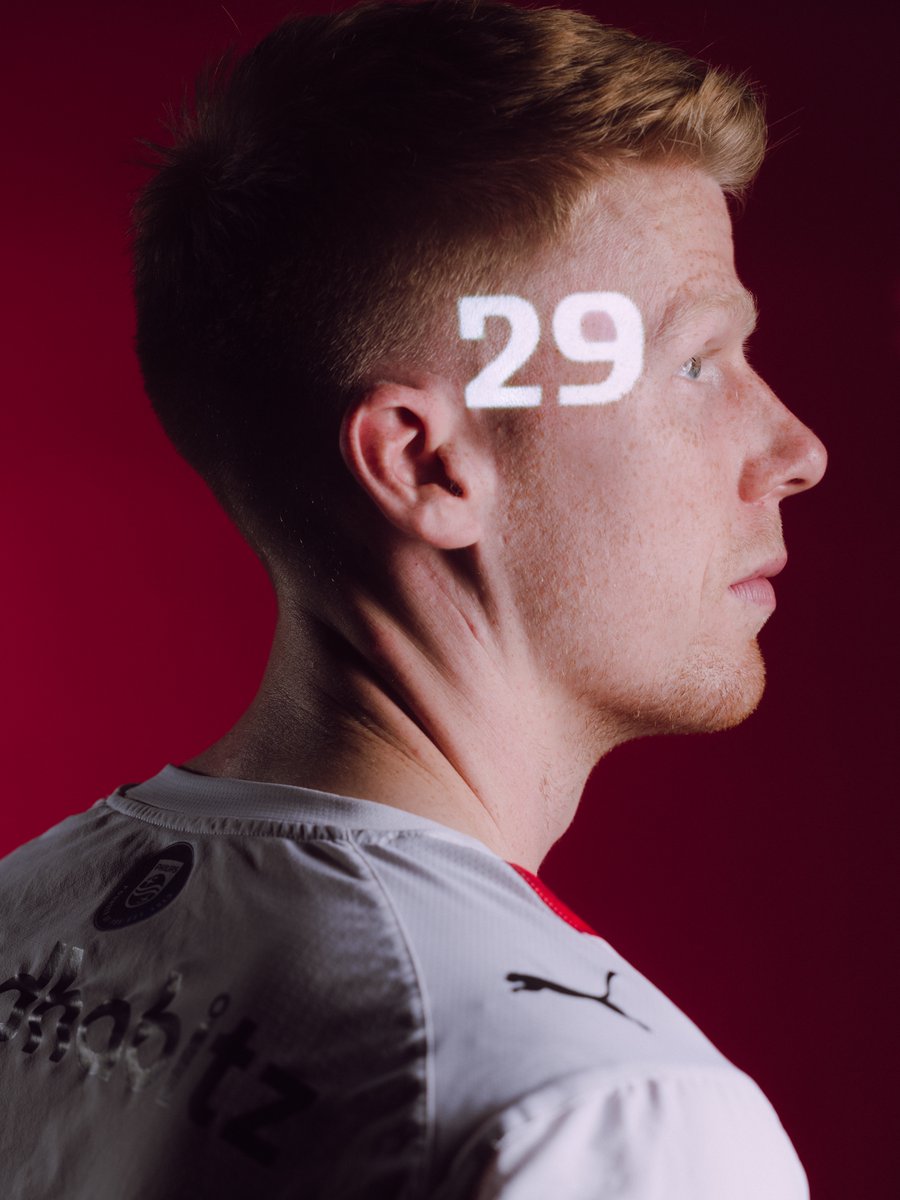 PSV's tweet image. Leading the way, happy 29th birthday captain ⚡