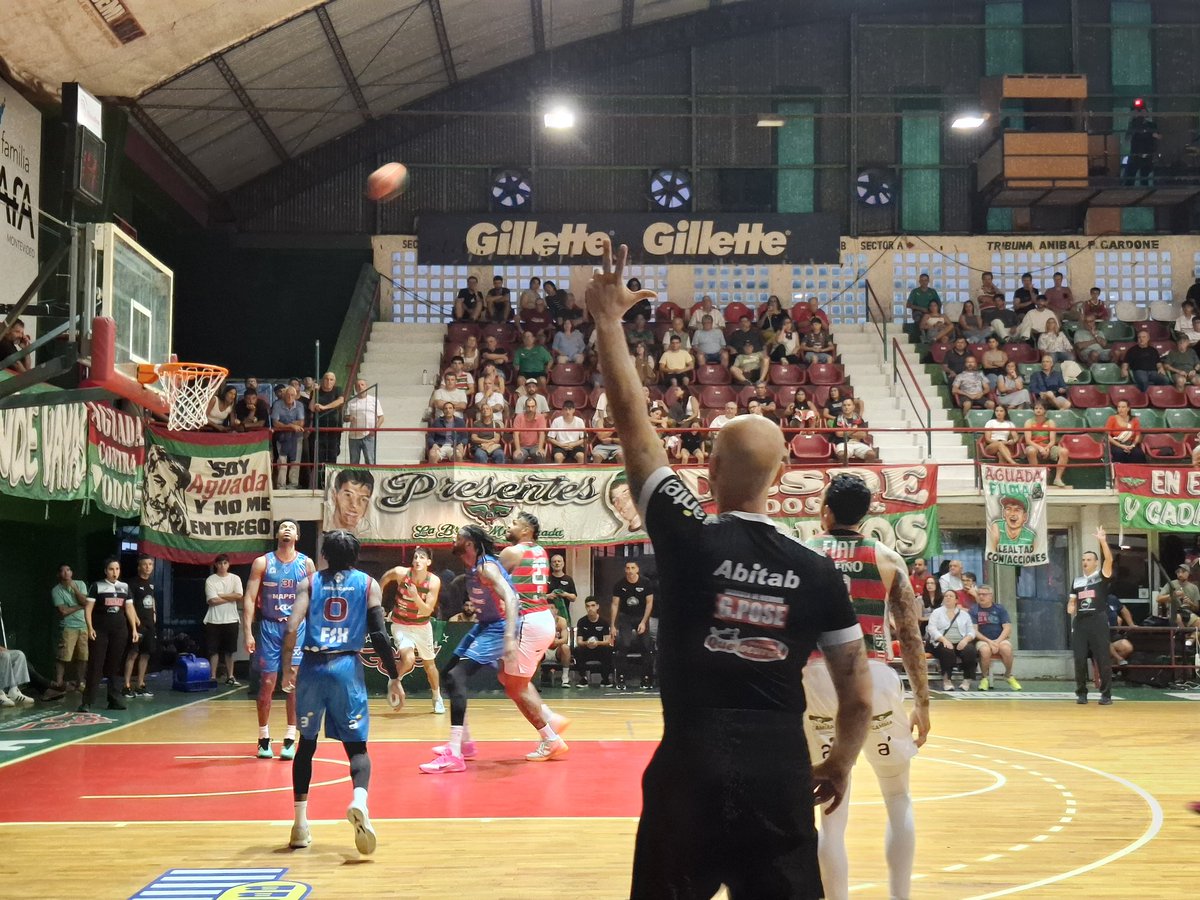 Ya juegan <a href="/Aguada_oficial/">Club Atlético Aguada</a> y <a href="/biguabasquet/">BiguaBasquet</a>