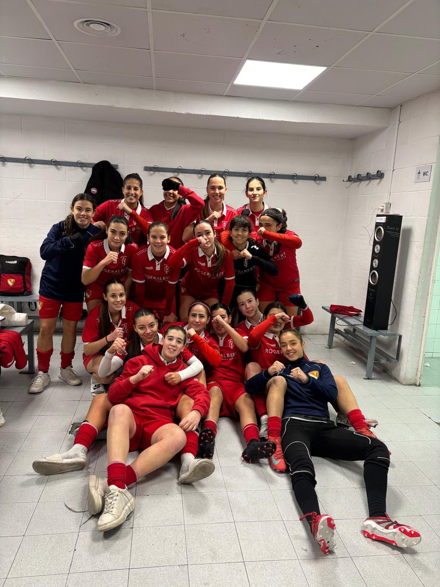 Buen comienzo de año.
JCFem <a href="/TerrassaFC/">Terrassa FC</a> 6-0 Avinyo A.
Seguimos 🔴⚪️