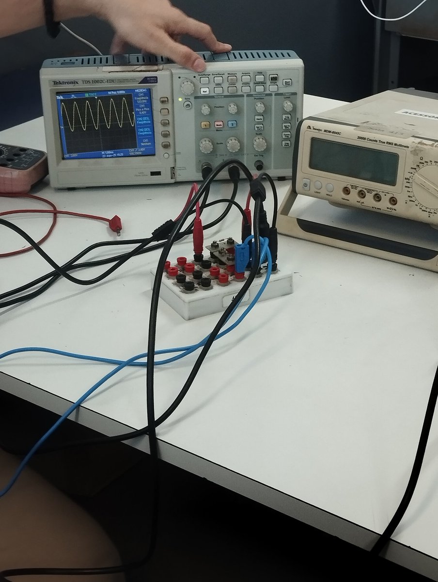 kasyntax's tweet image. #studytwt | #studytwtbr

oii pessoal :)
tô voltando pro studytwt e resolvi me apresentar 💗

→ ka | eng. de computação — ufrj
→ estudo programação
→ meta: focar mais nos estudos e manter constância
→ gosto de rotina organizada, academia e ler

♡/↺ = moots