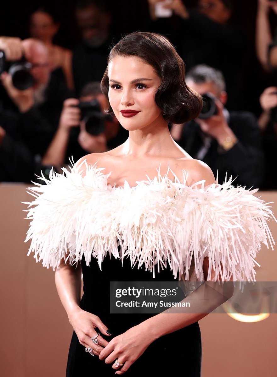 fetishxsel's tweet image. WOW