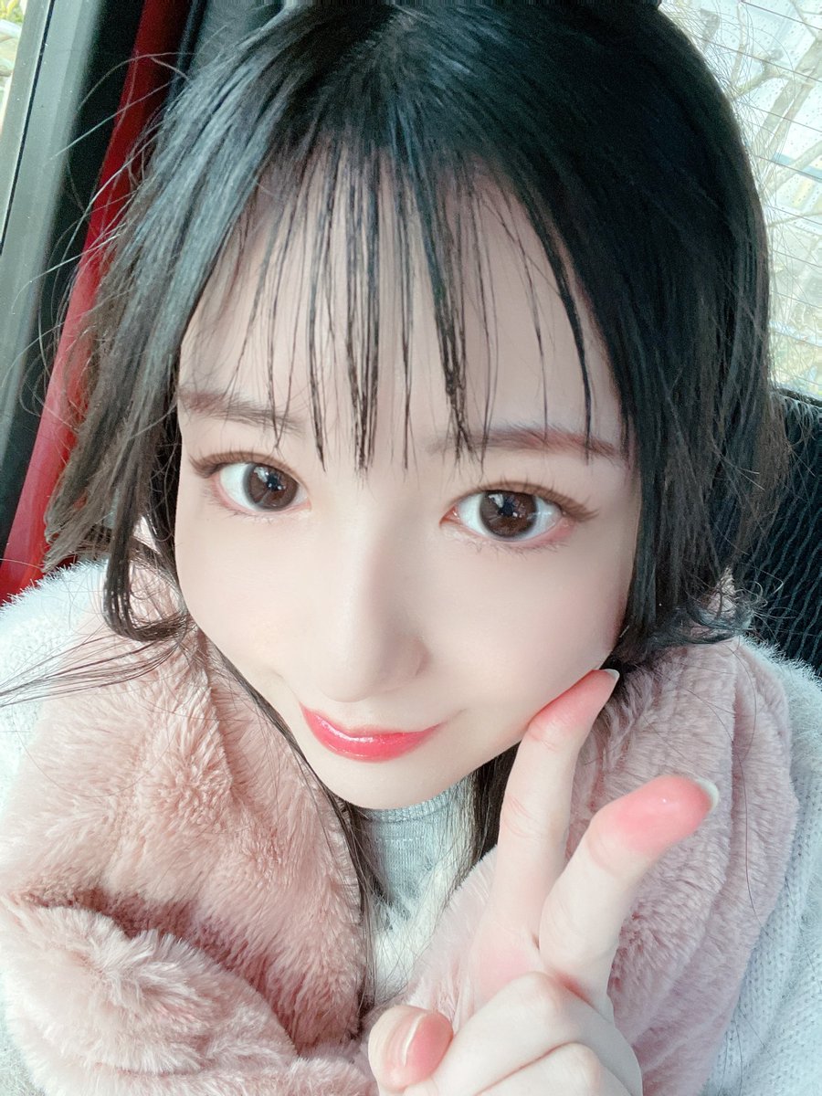 みんなおはみぃたん☀️

今日は月曜日！
みんな今日ね、きなこのお団子を食べたんだ〜🍡

きなこがたくさんかかっててすっごく美味しかった😋

みんなは何味のお団子が好き？
みんな教えて〜🍡
 #サザクロ #アイドル #研修生 #新山瑞樹