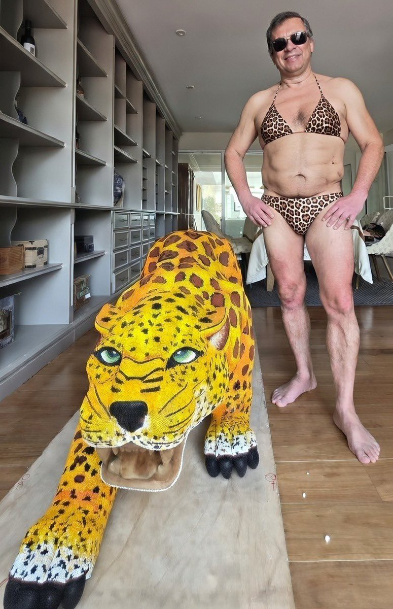 ArgiroCasta888's tweet image. Se nos volvió modelo el malparido. 
Se toma mas fotos que grilla en discoteca fina.