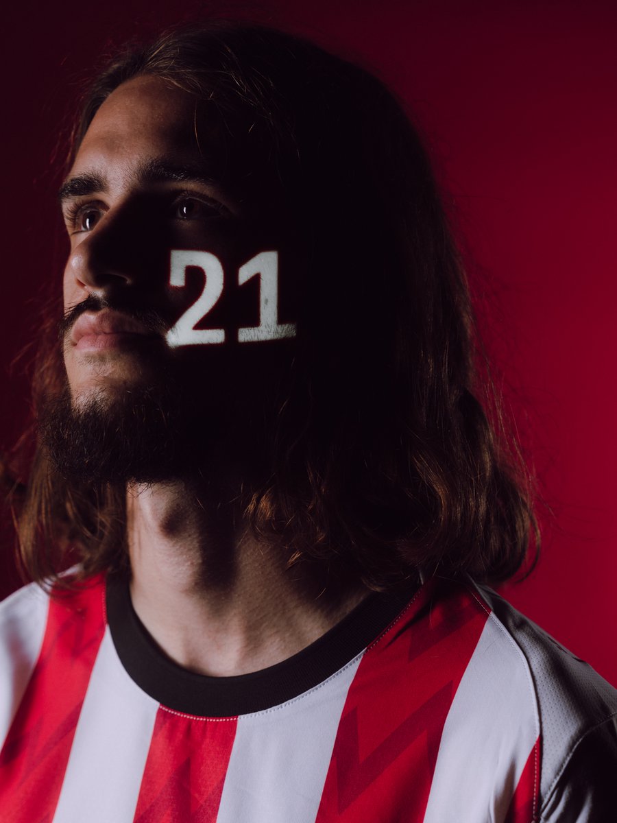 PSV's tweet image. Feliz cumpleaños to our defensa central, 21 today 💪