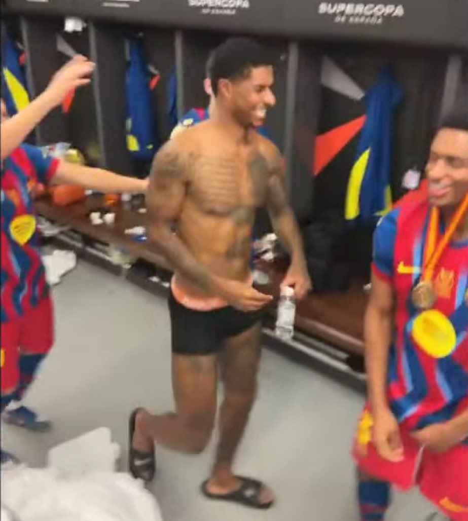 rashfordargento's tweet photo. Gracias Barcelona ❤️ https://t.co/Lzt3ZtfFJR