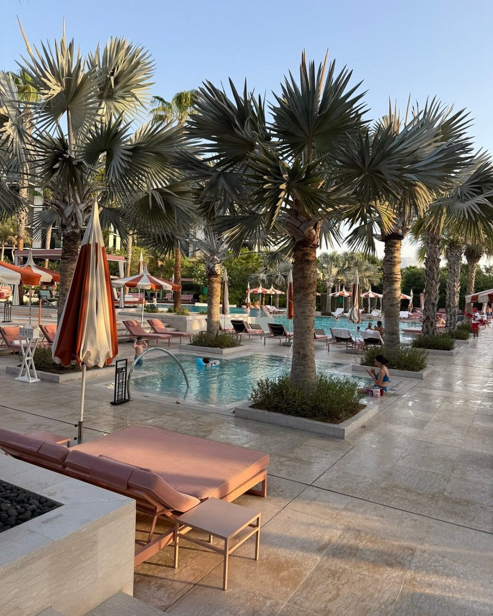 Tripadvisor's tweet photo. Hey, so this is what Dubai is like in January. Just putting that out there.📍Banyan Tree Dubai https://t.co/R4F80stfZp