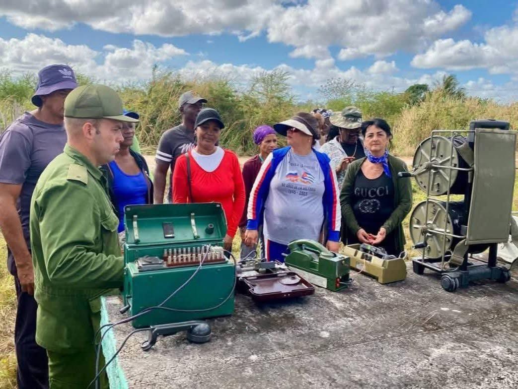 MagJorgeCastro's tweet image. El régimen cubano muestra todo su poderío y técnica militar para hacer frente a los EE.UU.

El arma secreta: