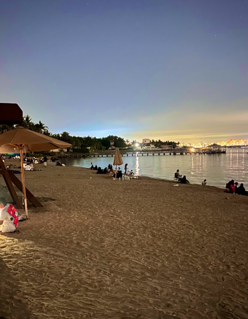 _FL87's tweet image. "ليلة حلوه". 🩶