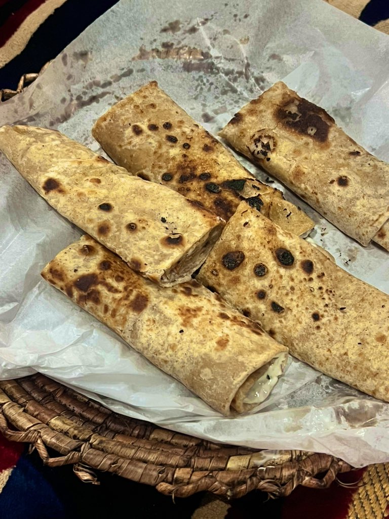 _FL87's tweet image. "ليلة حلوه". 🩶