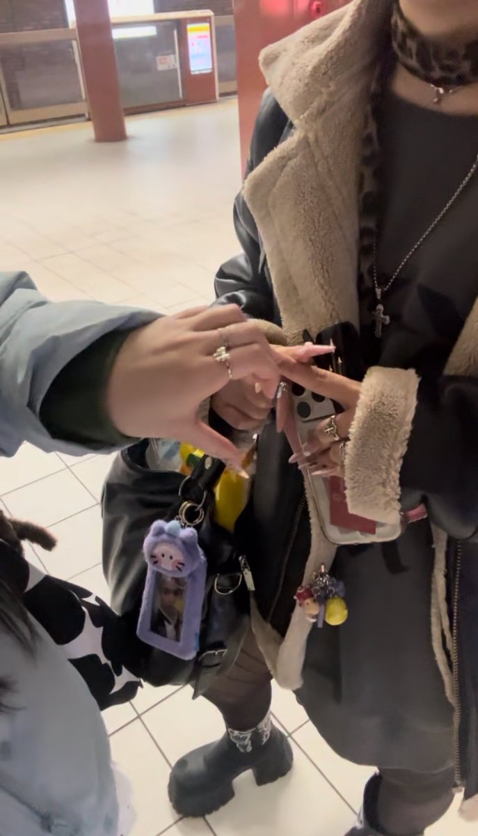 大好き🦔pちゃんと遠征連番楽しすぎたよ🌟⋆꙳
7レベでも声枯れるまで叫んだし、全部が全部幸せすぎた💭💖来月の京セラ本当に楽しみすぎる後1ヶ月🎀
#TREASURE #PULSE_ON_IN_JAPAN