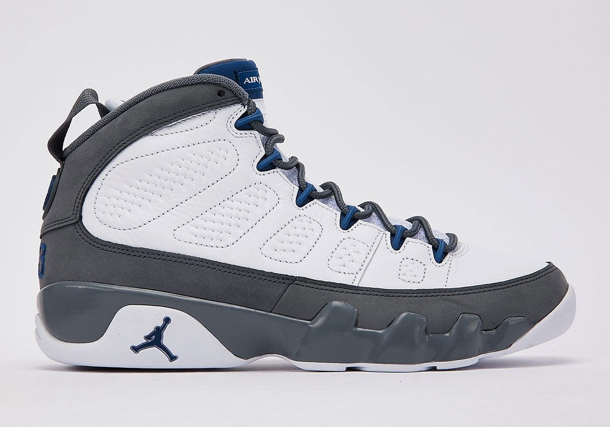 SneakerNews's tweet image. AIR JORDAN 9 "FLINT GREY"
Release Date: January 24th, 2026
Full Family Sizes

Full release details &amp;gt;&amp;gt; buff.ly/h0Hxqyo