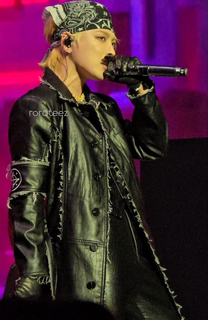 topazfanatic's tweet image. i’m on my knees