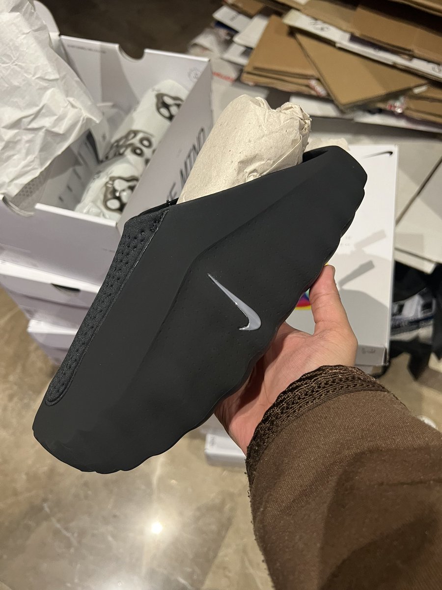 Nike mind 001 slide
Is nike back? Been a while since I had to actually put in effort to obtain a nike sku