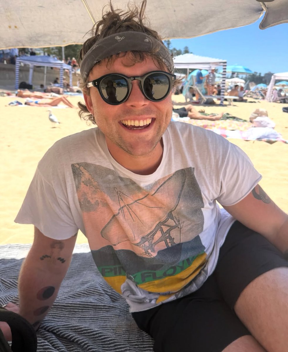 calmsvinyls's tweet image. STOPPPP I FEEL SO NOSTALGIC RIGHT NOW