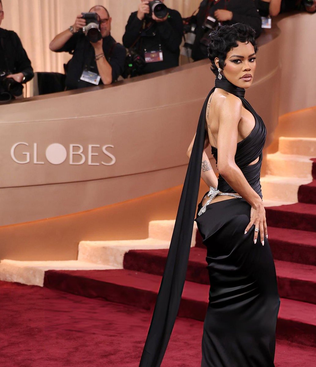 bigIttIeIies's tweet image. WHAT THE HELLLLL