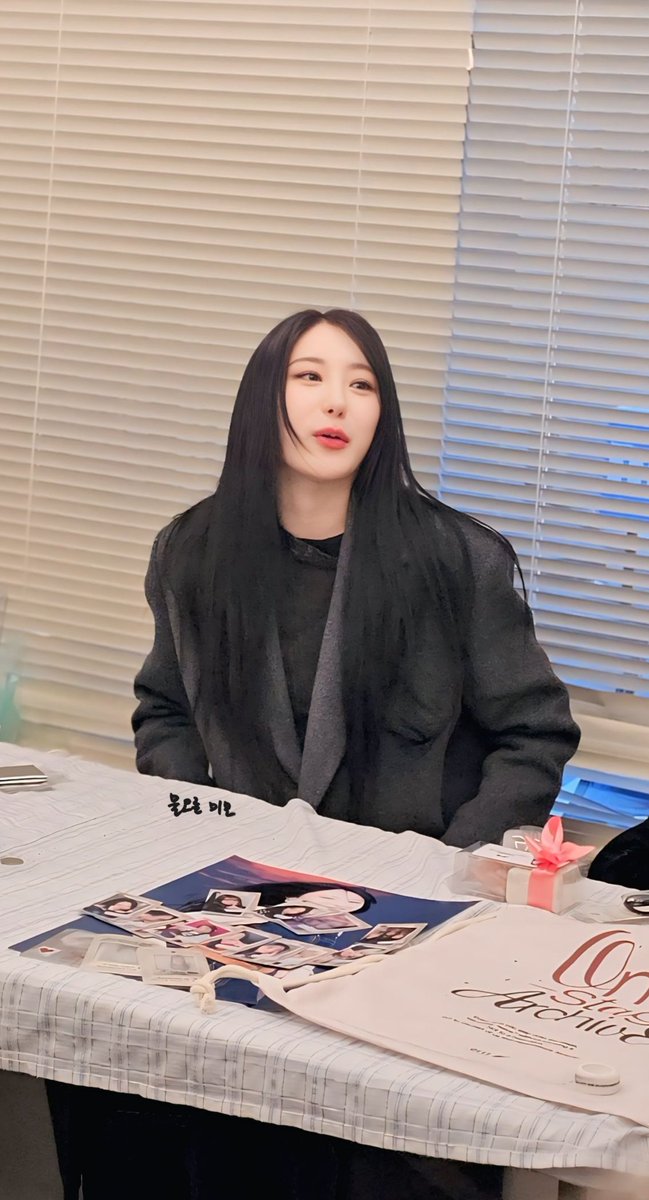 26011 카페 치어럽♡

무대 위에서 제일 빛나는 이채연♡
무대 밑에선 그냥 애기강쥐♡

#여니왔어요 #이채연 #LEECHAEYEON