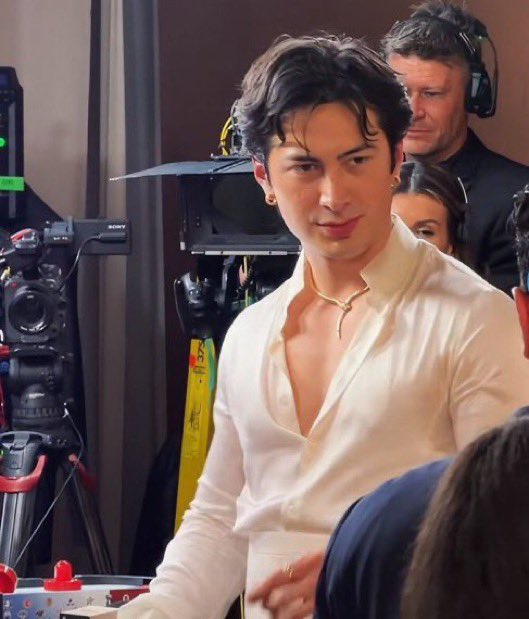 KEEP THE AC OFF HE LOOKS SO GOOD