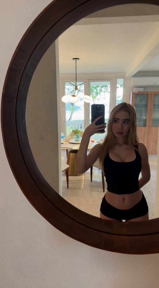 liltay's tweet image. I love black