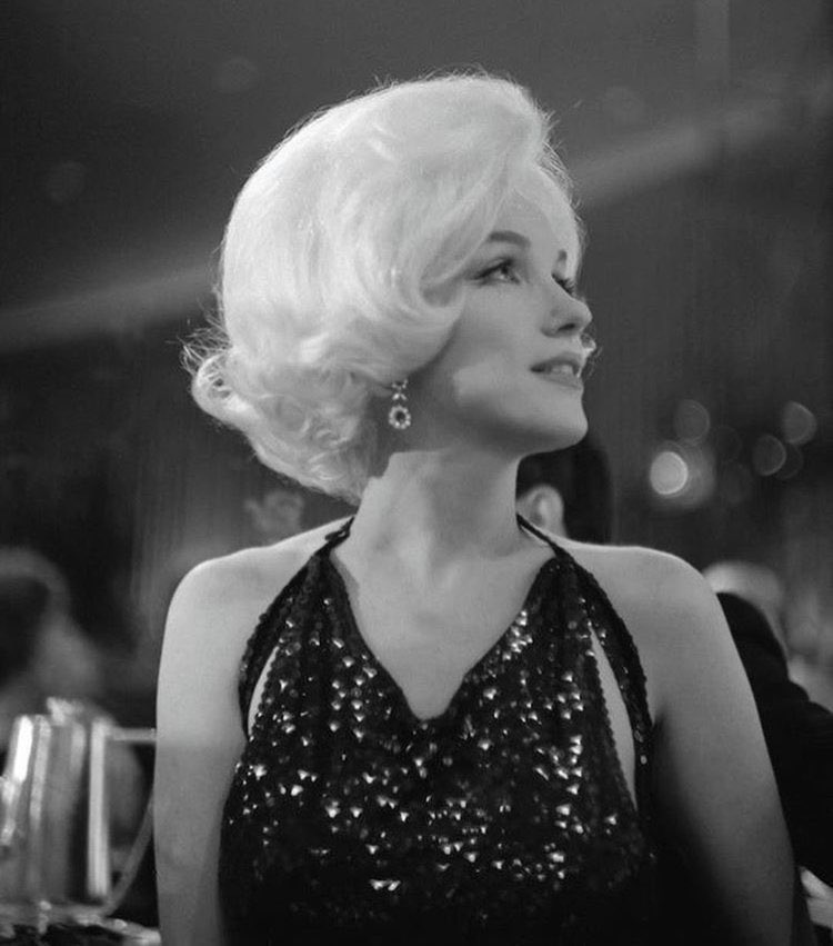 oldhllywoods's tweet image. marilyn monroe photographed at the 1962 golden globes. #GoldenGlobes