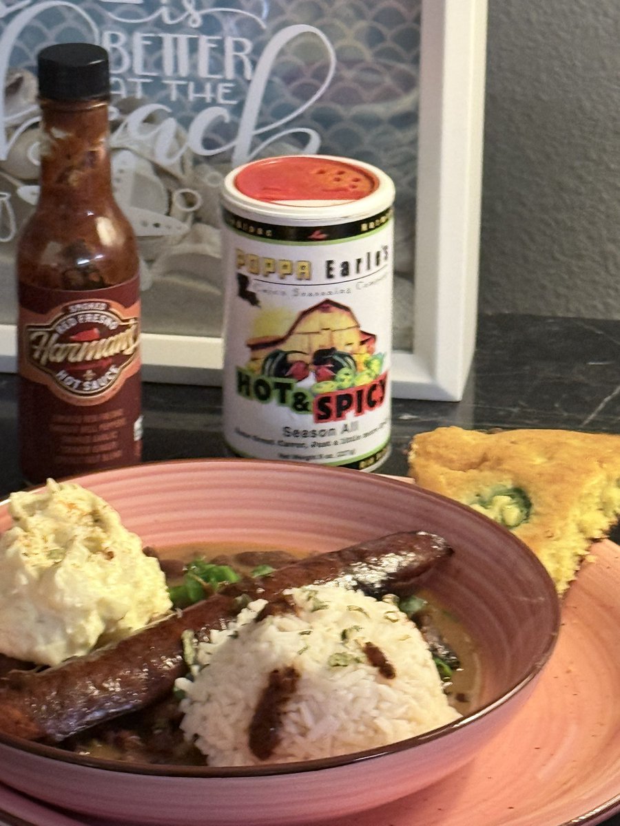 ar_steve's tweet image. A chill in the south is always an invitation for some Creole comfort food. 

Red beans, possibly the best ever. 
Thanks Poppa!

@PoppaEarles 
#HotandSpicy 
@HabaneroHarman 
#SmokedRedFresno

🔥🔥🔥🔥🔥🔥🔥🔥
#Redbeans 
#Poppin