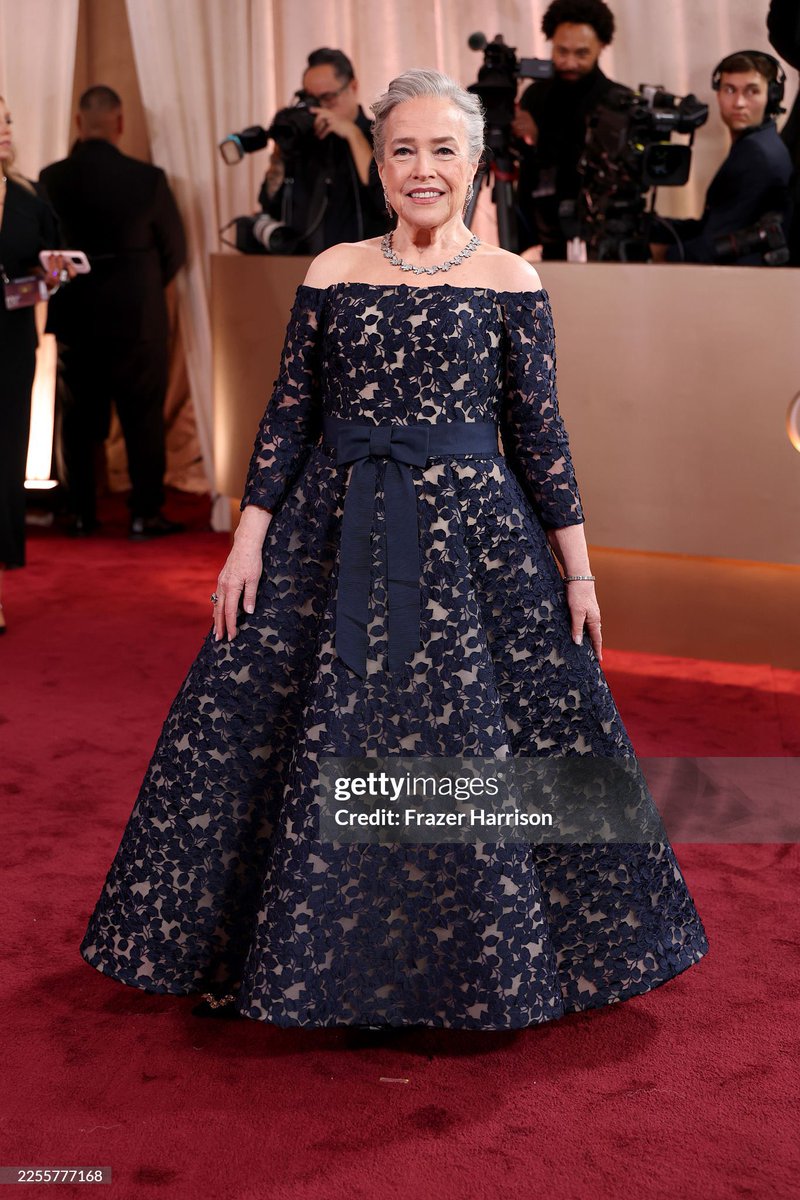 movieversox's tweet image. Kathy Bates #GoldenGlobes