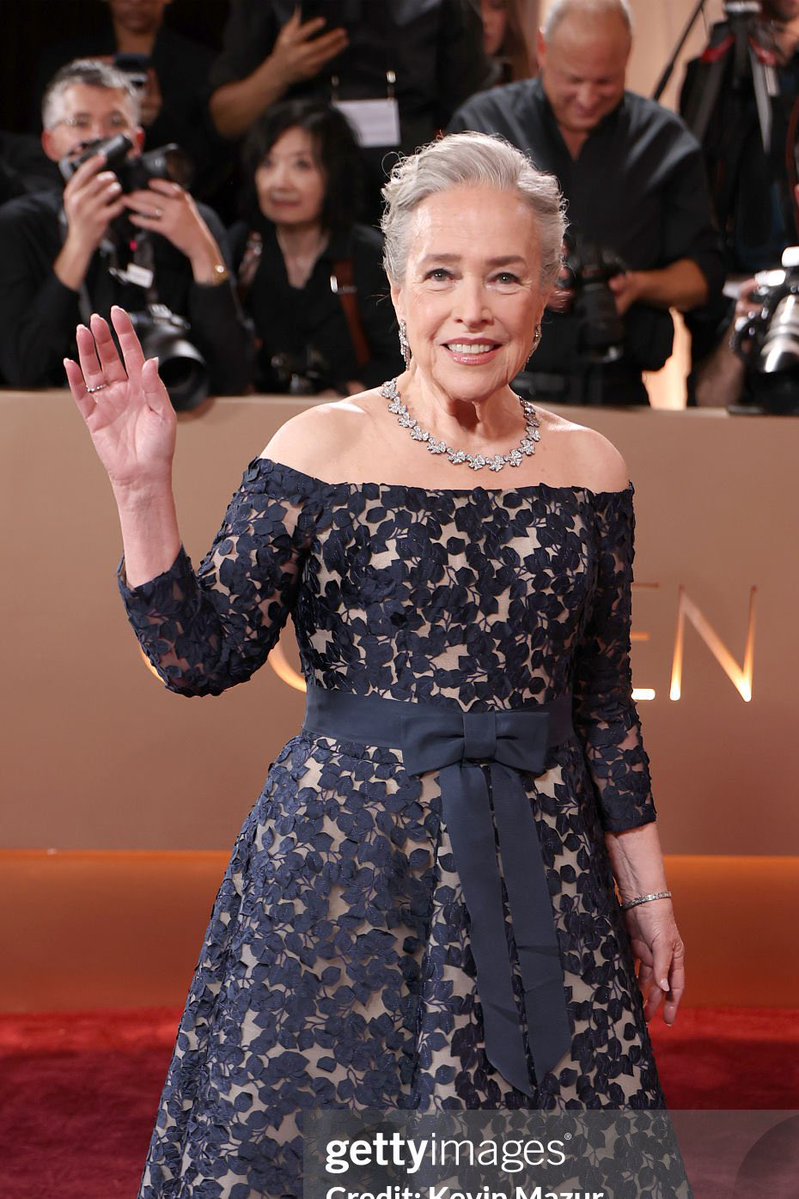 movieversox's tweet image. Kathy Bates #GoldenGlobes