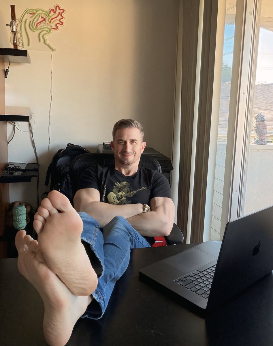 Welcome to my office! Ready for your interview? 😋