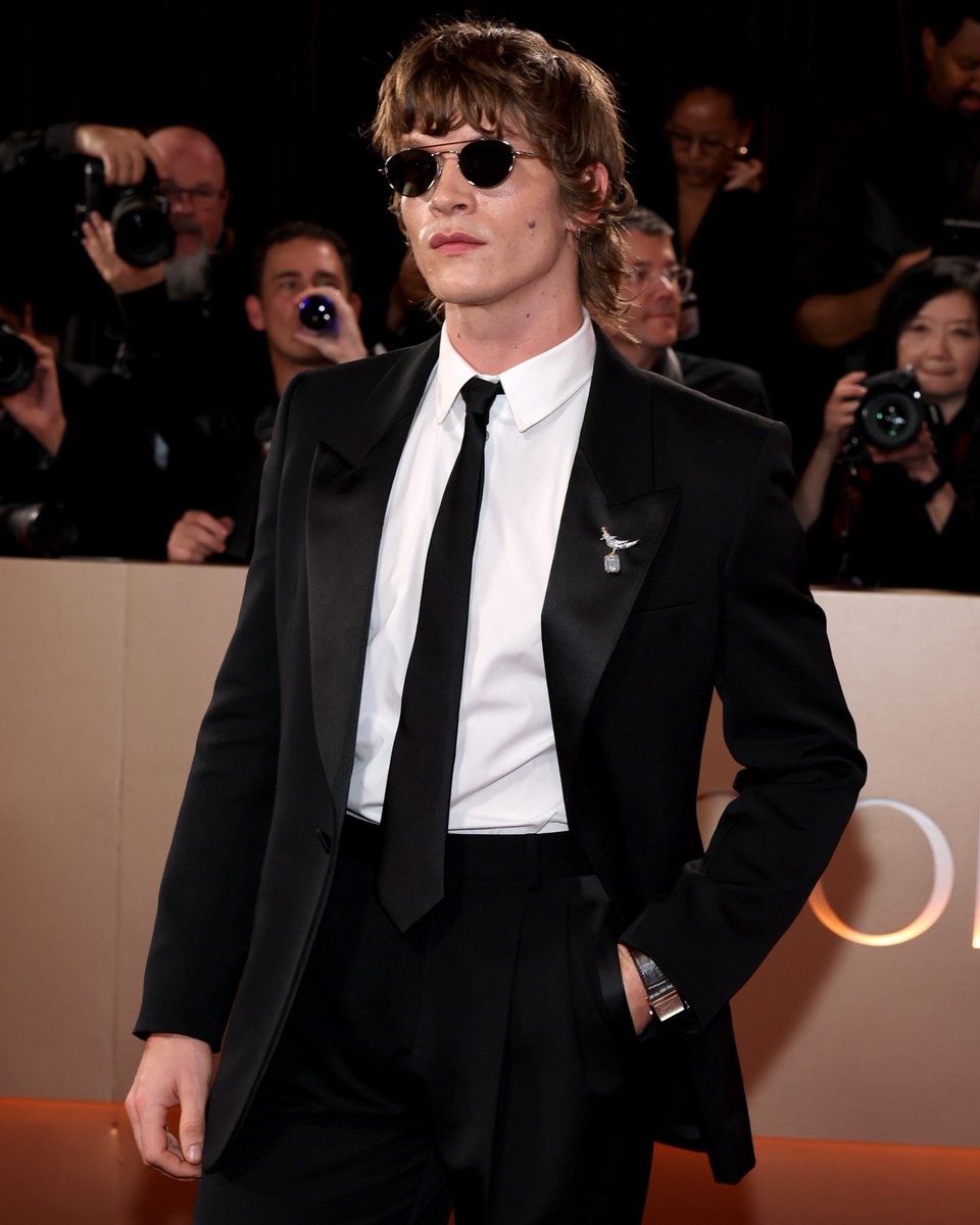 SELFmagazine's tweet image. Don’t text, my show is on. #HeatedRivalry stars #HudsonWilliams and #ConnorStorrie have arrived on the #GoldenGlobes red carpet and GIRL. We’re loving every second of it.