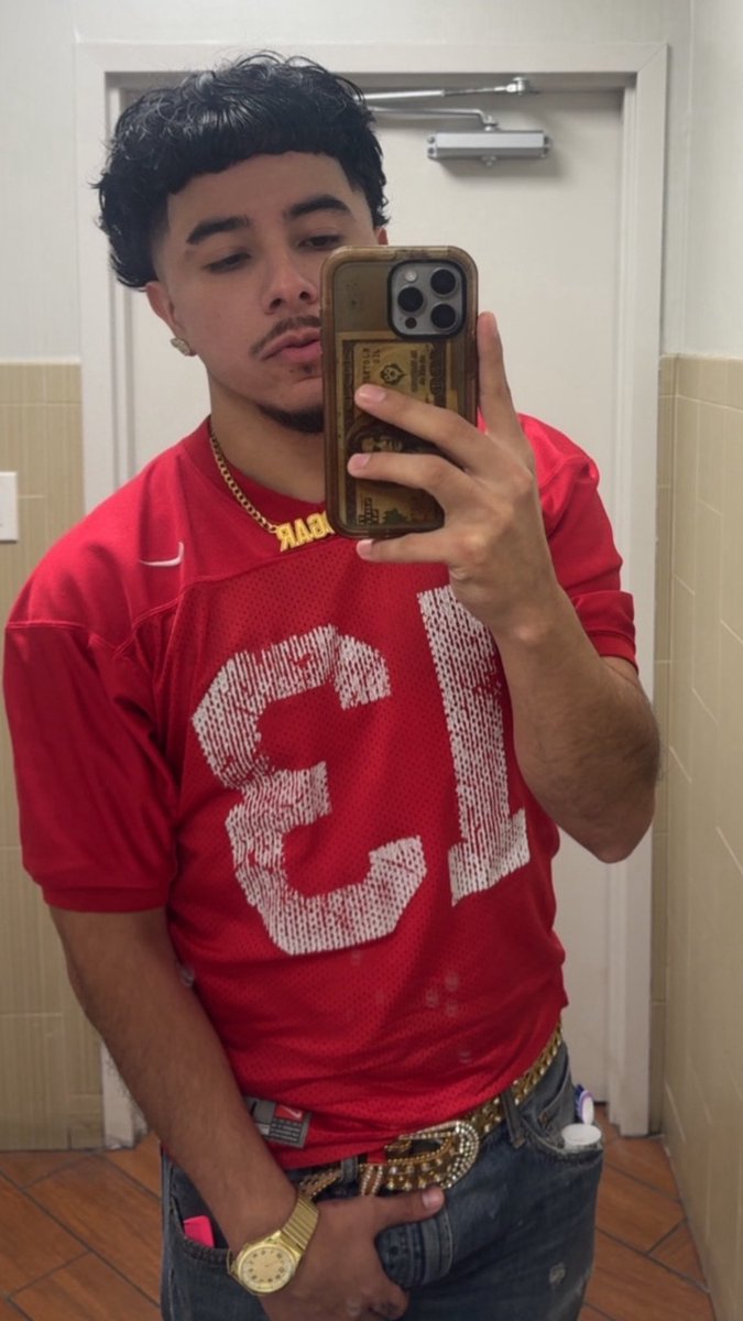 Edgar_IvanG's tweet photo. #Shakira ‘s Number 1 Fan https://t.co/5LnSXxdL3N
