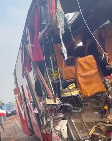 THESTATENEWSS's tweet image. One person has been confirmed dead, while 37 others sustained injuries following a collision between a bus and a truck on the Accra–Kumasi highway at Mankrong.