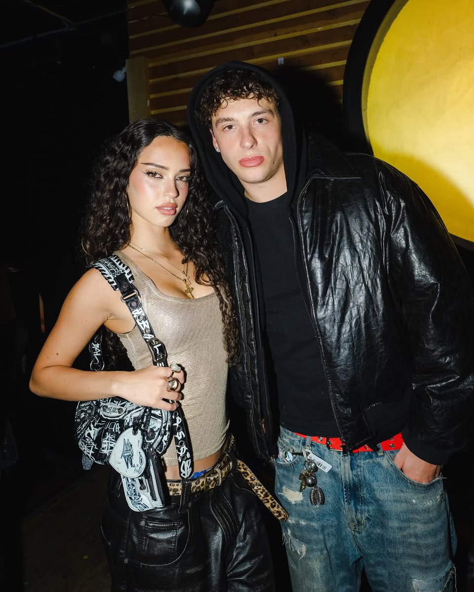 KATSEYEBRASIL's tweet image. Daniela via @/fortunesound no Instagram.