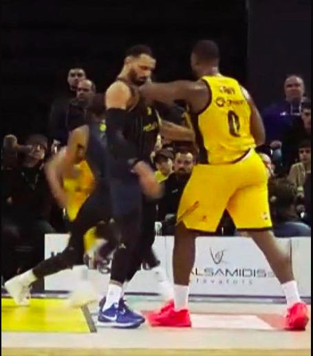 Βρείτε ποιο από τα δύο δόθηκε φάουλ και κερδίστε πλούσια δώρα. #arisaek