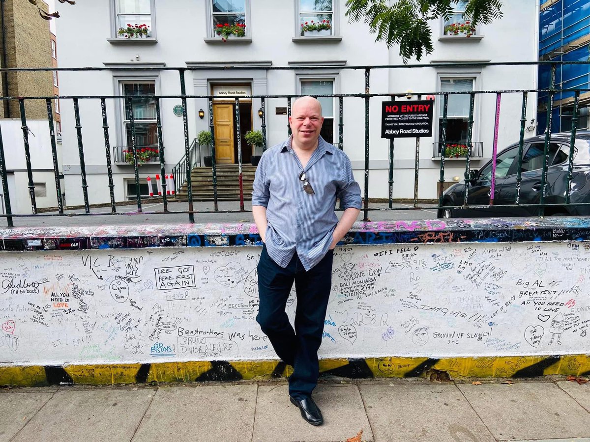 📸 #MrDanielMatthews at Abbey Road Studios in #London. 🎼 🎤 💫

#AbbeyRoadStudios #AbbeyRoad