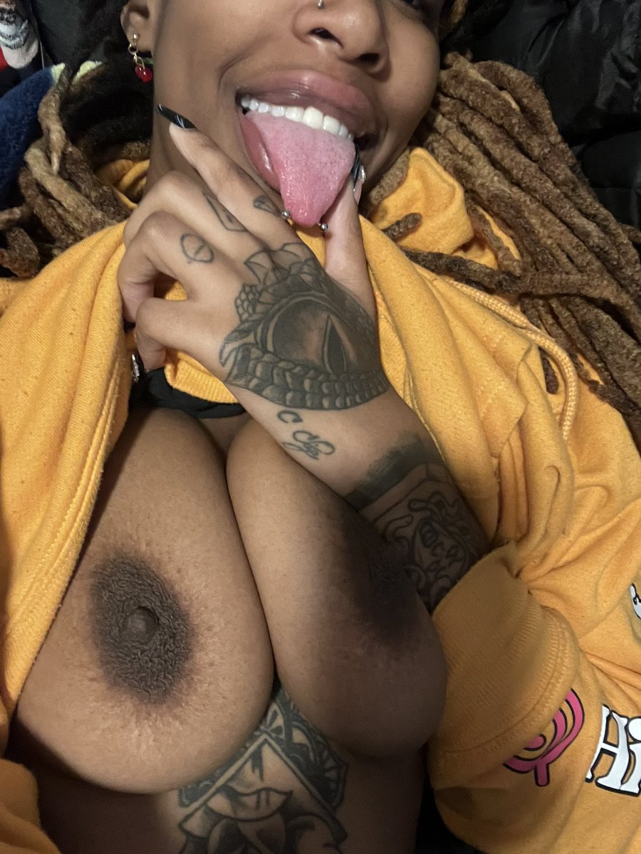 KiraxKore_'s tweet photo. Cum here 😈

https://t.co/mGHGEhXmwC https://t.co/I38SPHuC8p