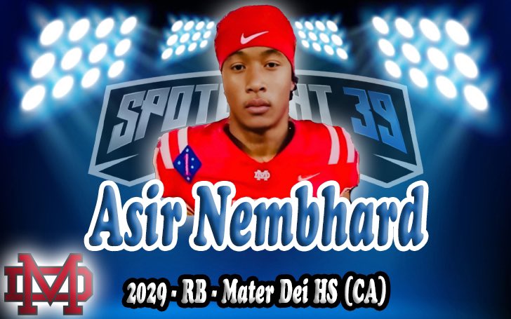 Meet 2029 RB Asir Nembhard (<a href="/AsirNembhard/">Asir</a>) from Mater Dei HS in CA.

Leading his team in yards per carry, scoring on his first varsity touch, and earning offers from Sac State and Oregon.

Built by work, family, and belief.

Full FREE Article ⤵️
🔗: shorturl.at/e6400