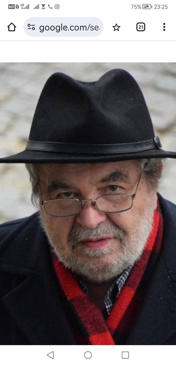 Prezydent Karol Nawrocki odmówił wręczenia nominacji profesorskiej Walterowi Żelaznemu, który przez 15 lat był kapusiem SB. Donosiciel tłumaczy, że kasę dostawał za zarekwirowane wydawnictwa emigracyjne.
Mnie zabierali wszystko,a czasami wypłacali pały na komendzie MO