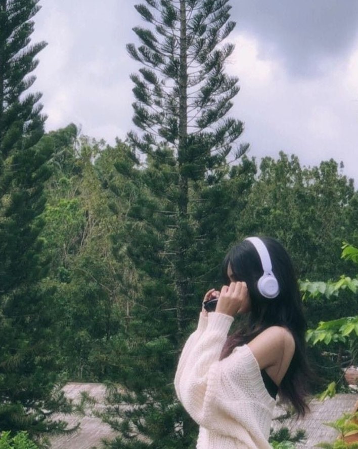 flashback1992's tweet image. 家に帰ったら猫が玄関で待っていて、久しぶりに癒された 🦡