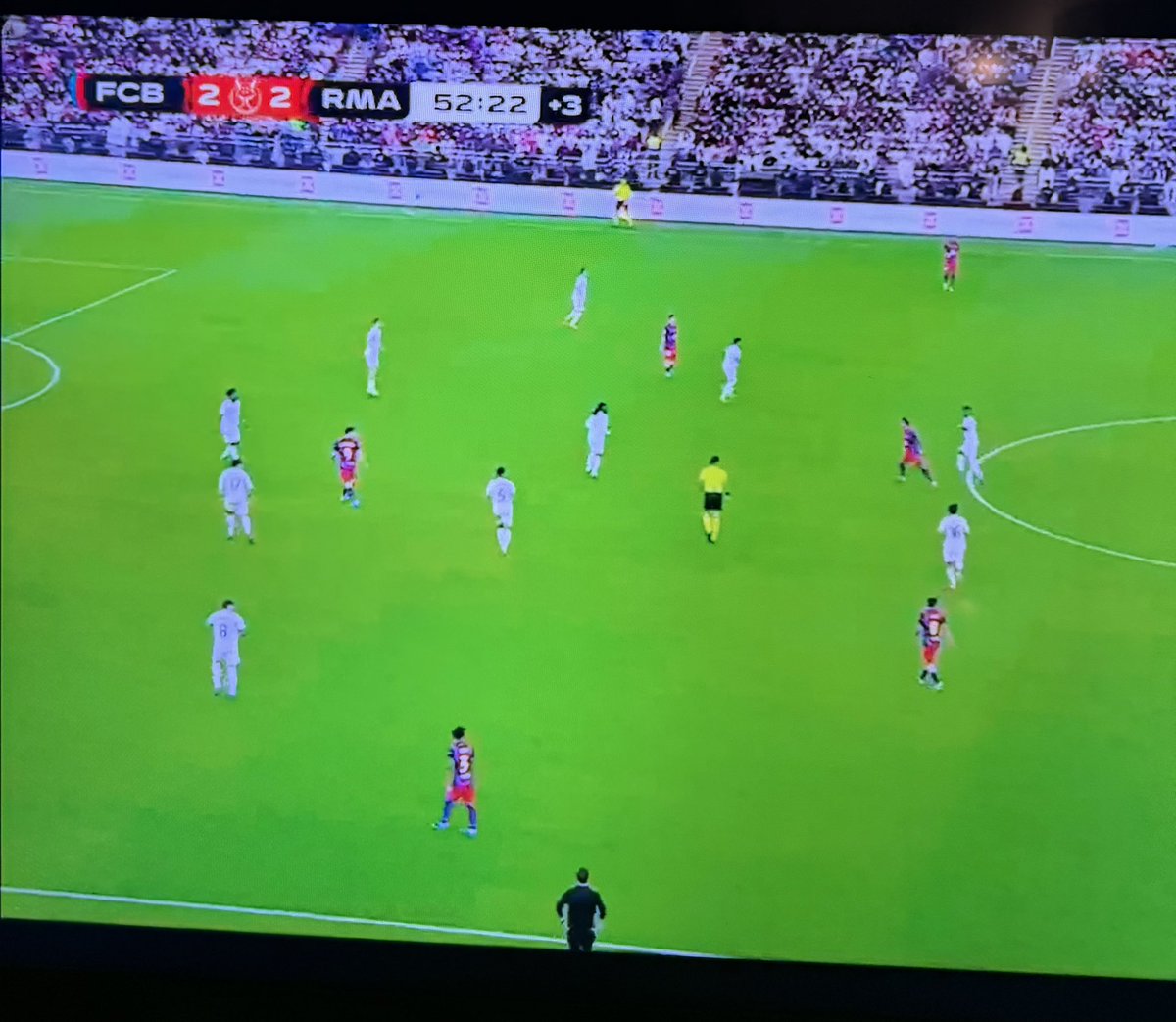torbenars's tweet photo. Y esta locura de partido 🤯
Primer tiempo 2-2
#SupercopaDeEspana https://t.co/vSkJ9vFm7A