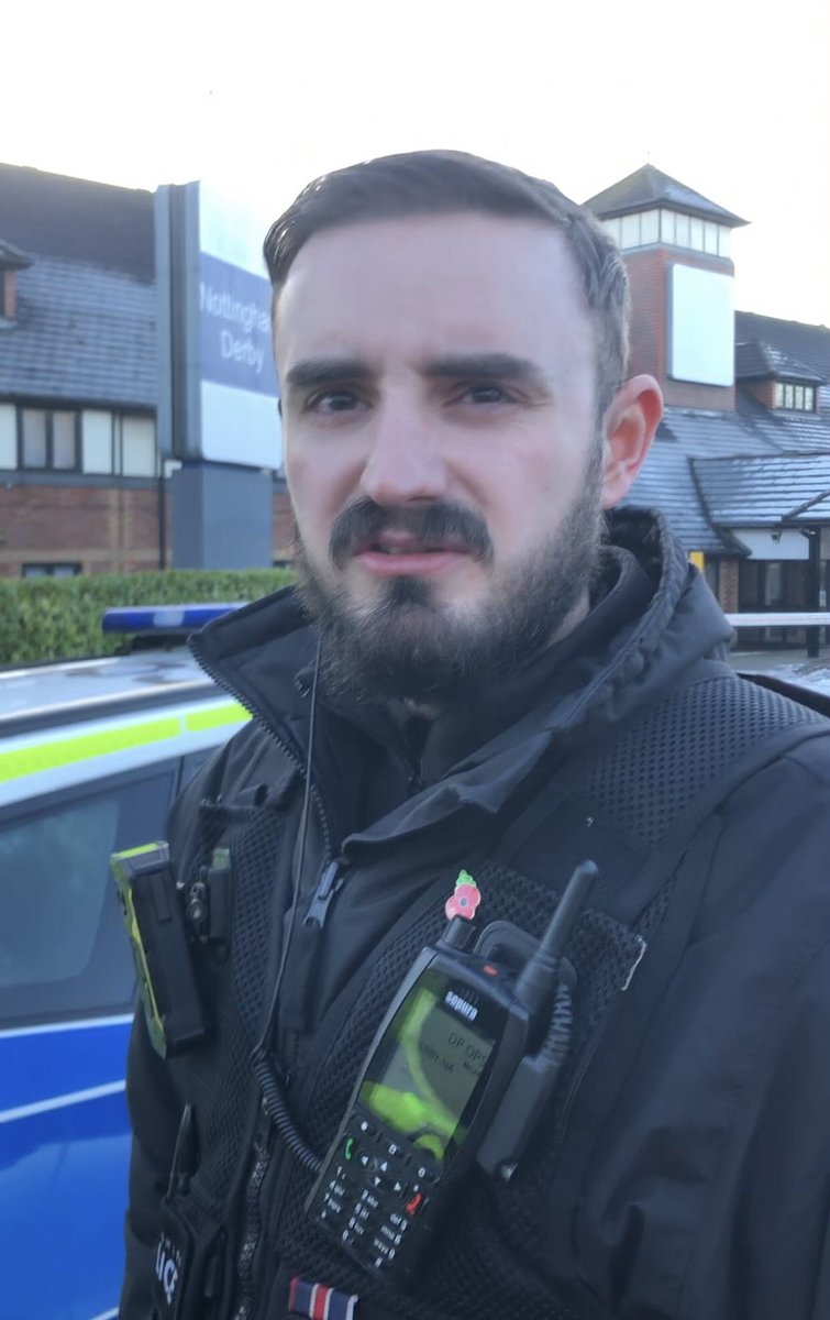 Andypublicuk's tweet image. 🚨POLICE TYRANT ALERT 🚨 

 PC BROWN 15199 OF @DerbysPolice  ARRESTED A “DISABLED WAR VETERAN” AFTER MAKING UP A PACK OF LIES TO SAY HE WAS SWEARING AND SHOUTING…20 WITNESSES PROTESTED THE MANS INNOCENCE BUT PC BROWN’s EGO TOOK OVER AND  HE ARRESTED HIM ANYWAY…THERE ARE 2…