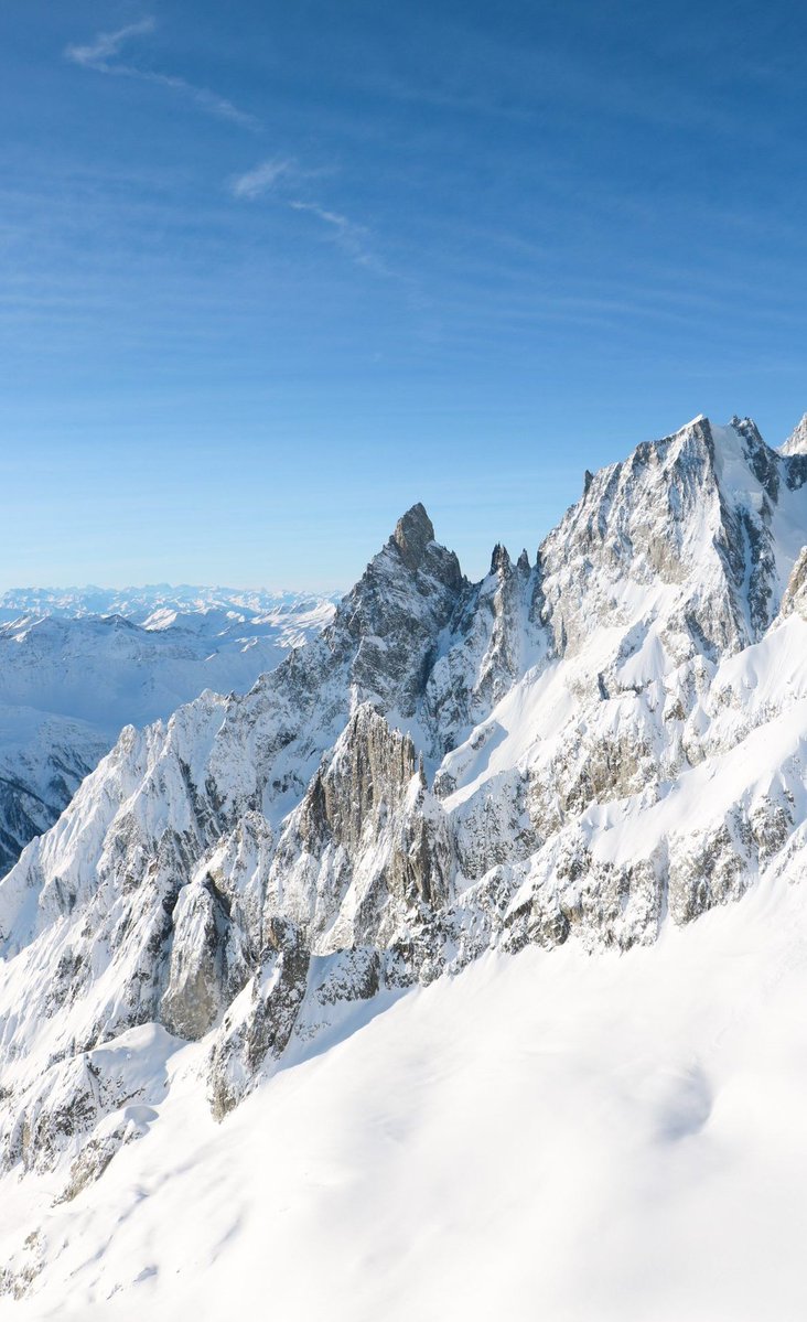 ForrestKYSA's tweet image. 近所のパン屋さん、今日は珍しく夕方でもクリームパンが残ってた。ラッキーと思って即購入 🤓