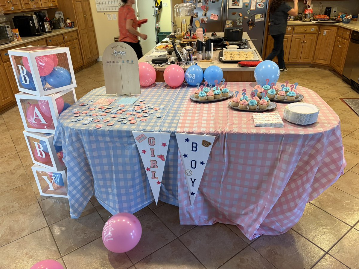 mdwhite74's tweet photo. Getting close to the gender reveal for Baby Doyle. Very excited! https://t.co/VmalT43NrS